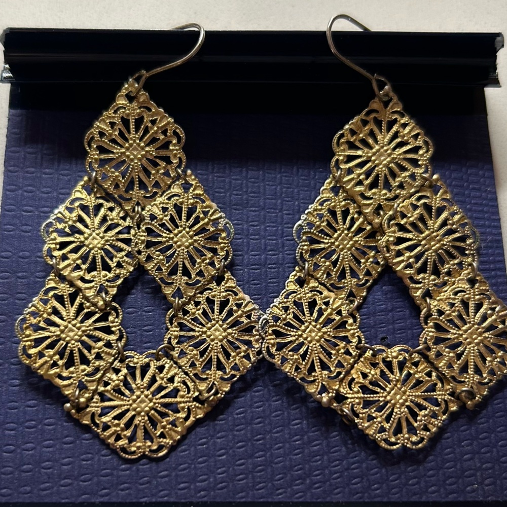 Gold-plated filigree earrings